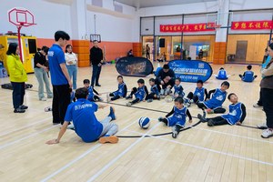  如何利用团队合作解决篮球训练中的困难